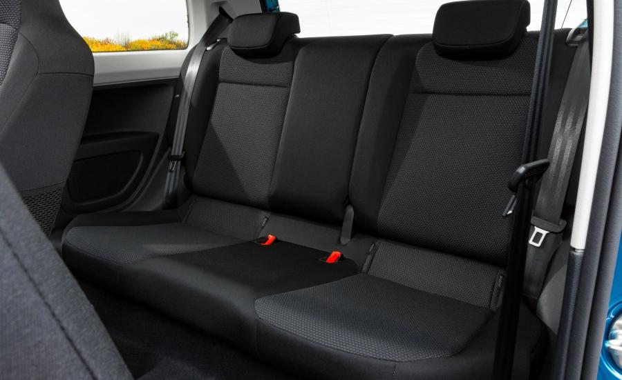 Интерьер Skoda Citigo 3-Door 2017 года  (UK) (фото 10 из 14)